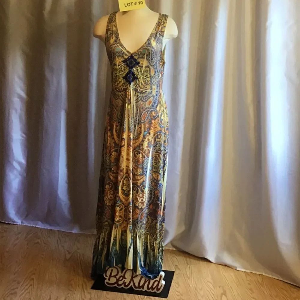APT.9 sleeveless maxi dress in small paisley patrn